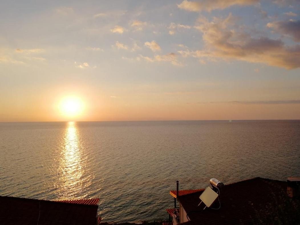 Villa By The Sea With Great View Siviri Exterior foto